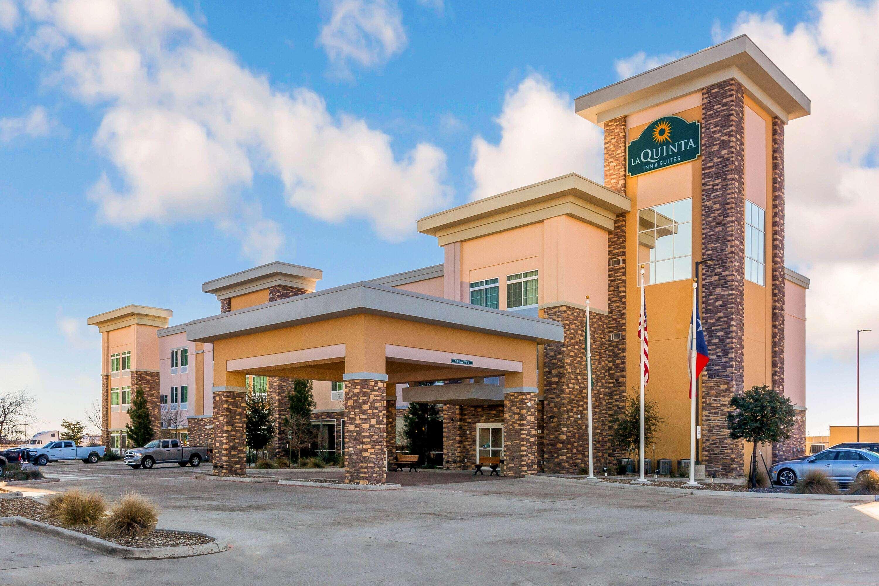 La Quinta By Wyndham Monahans Exterior photo