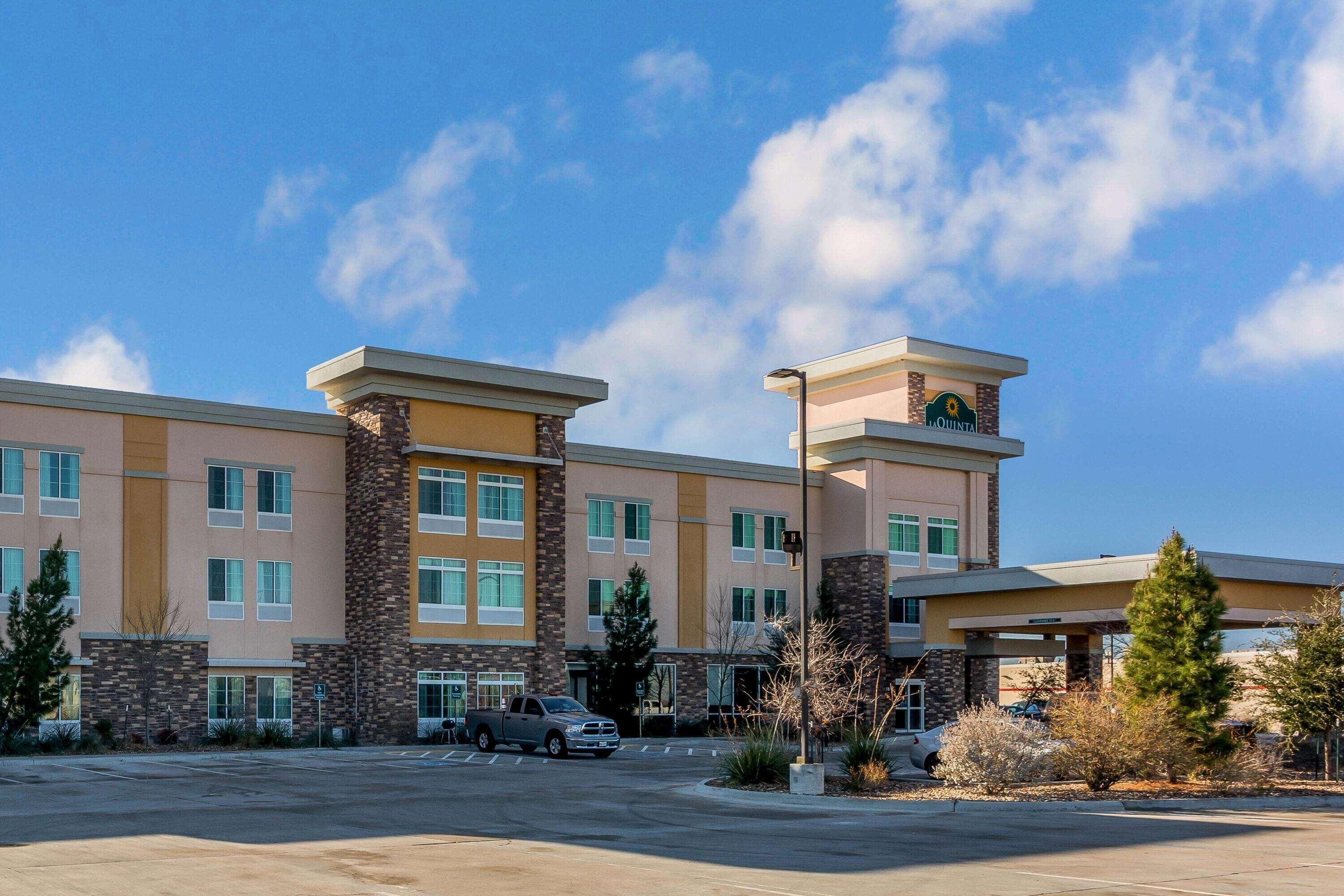 La Quinta By Wyndham Monahans Exterior photo
